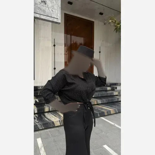 شومیز جلوگره ای مدل بهارناز پارچه صوفیا نگینی فری سایز