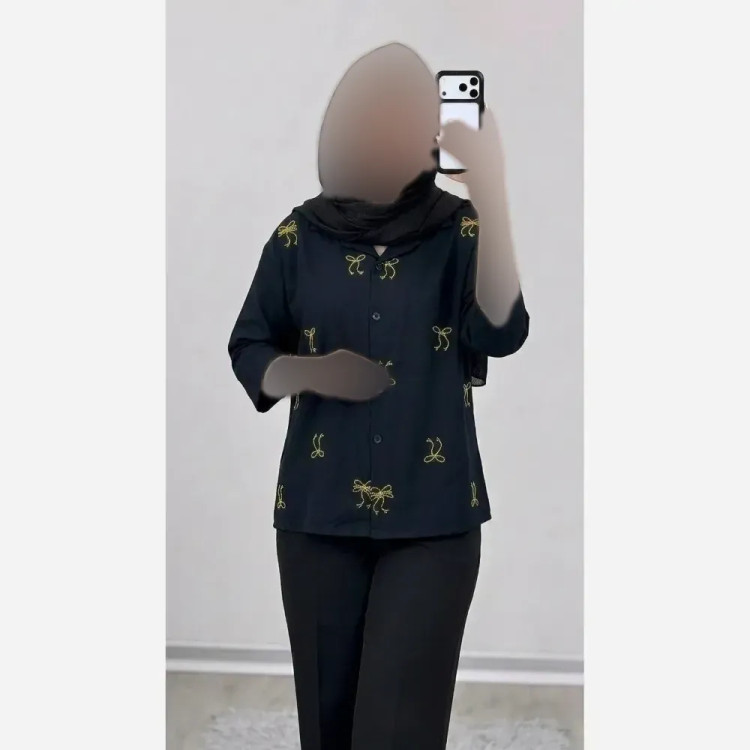 شومیز نگین طلایی مجلسی زنانه رنگ مشکی جنس بزایاق درجه یک فری سایز