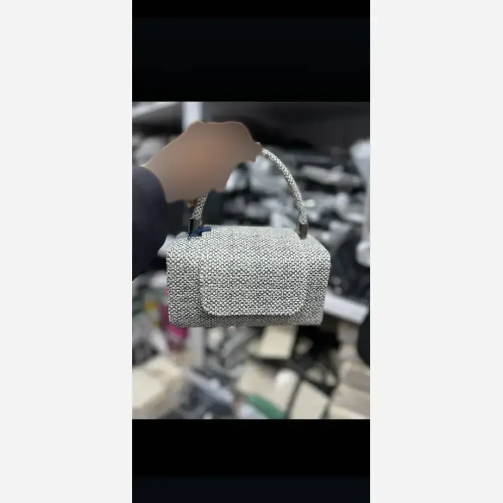 کیف ساندویچی چرم طرح کنف رنگ نسکافه ای کرم سایز آزاد