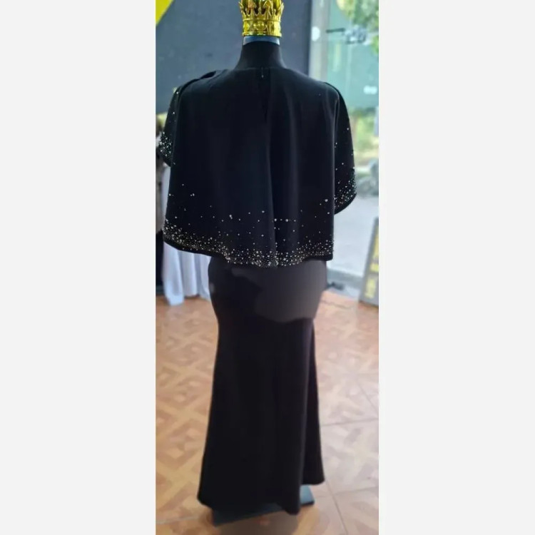 ماکسی مجلسی شنلی زنانه جنس دالقیچ مروارید کوبی و نگین دار