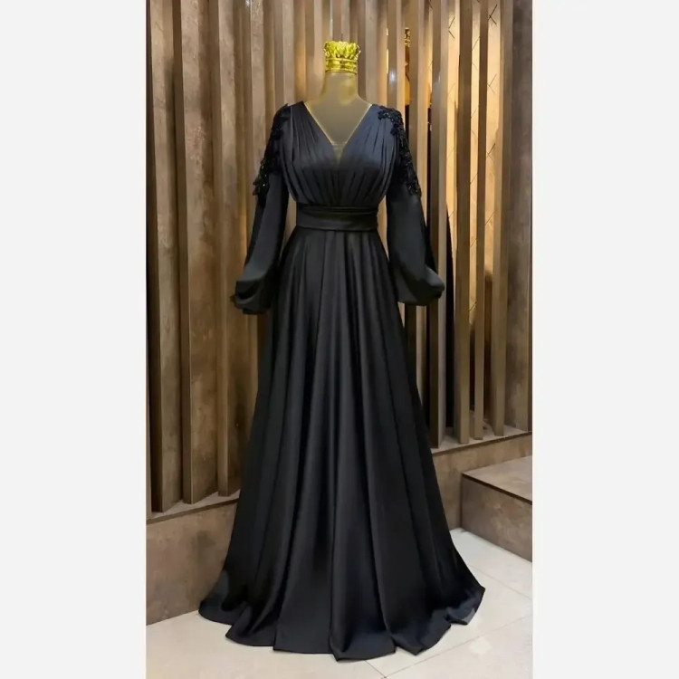 مانتو ساتن آمریکایی زنانه خرجکار گل برجسته مشکی سایزبندی کامل