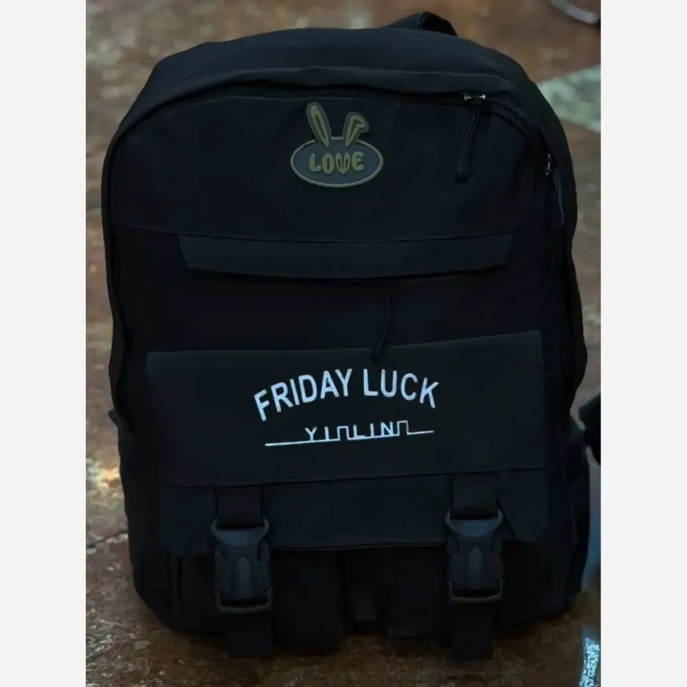 کوله پشتی ساتن مشکی Friday luck ابعاد 30 در 40 سانتی متر