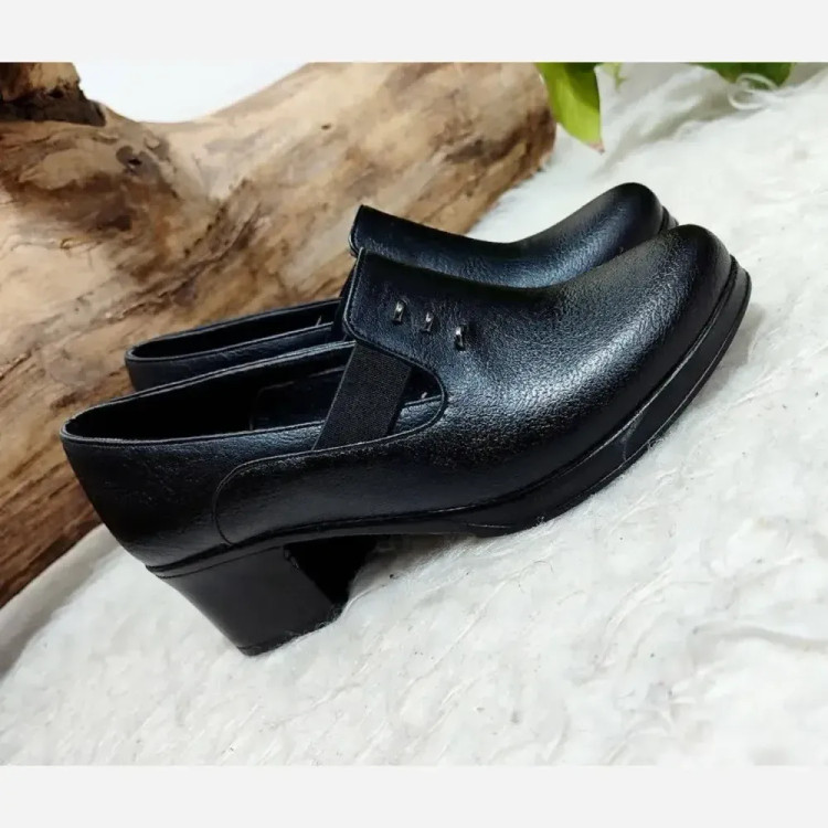 کفش طبی اداری زنانه مدل پریناز چرم مشکی پاشنه 5 سانت سایز 36 تا 40