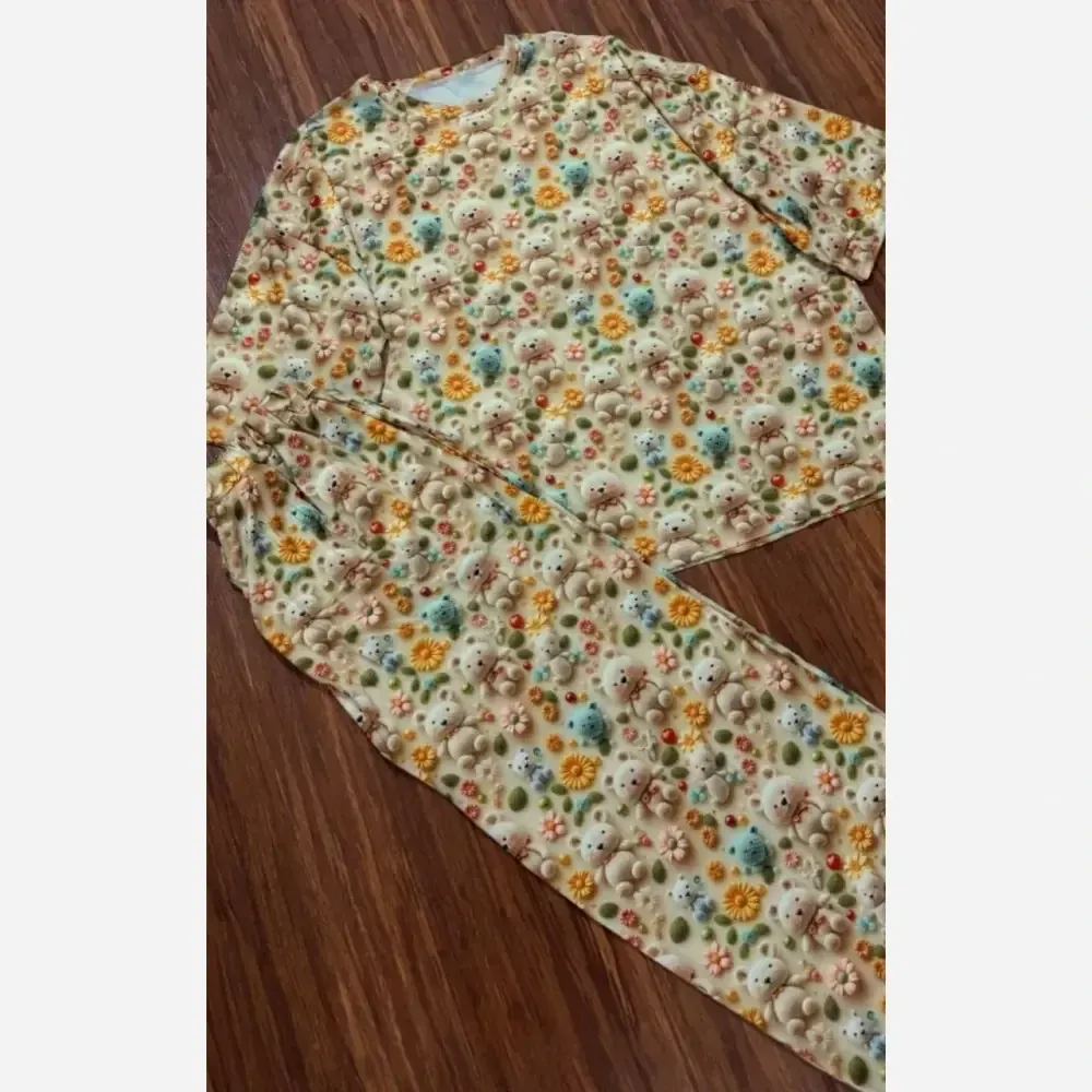 ست تیشرت شلوار راحتی سه بعدی پنبه گیاهی نرم و لطیف بدون آبرفت طرح خرسی و استیکر