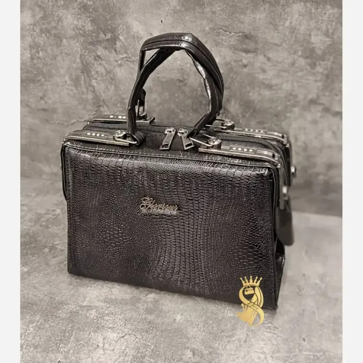 کیف صندوقی ورنی زنانه مشکی ابعاد 17x25