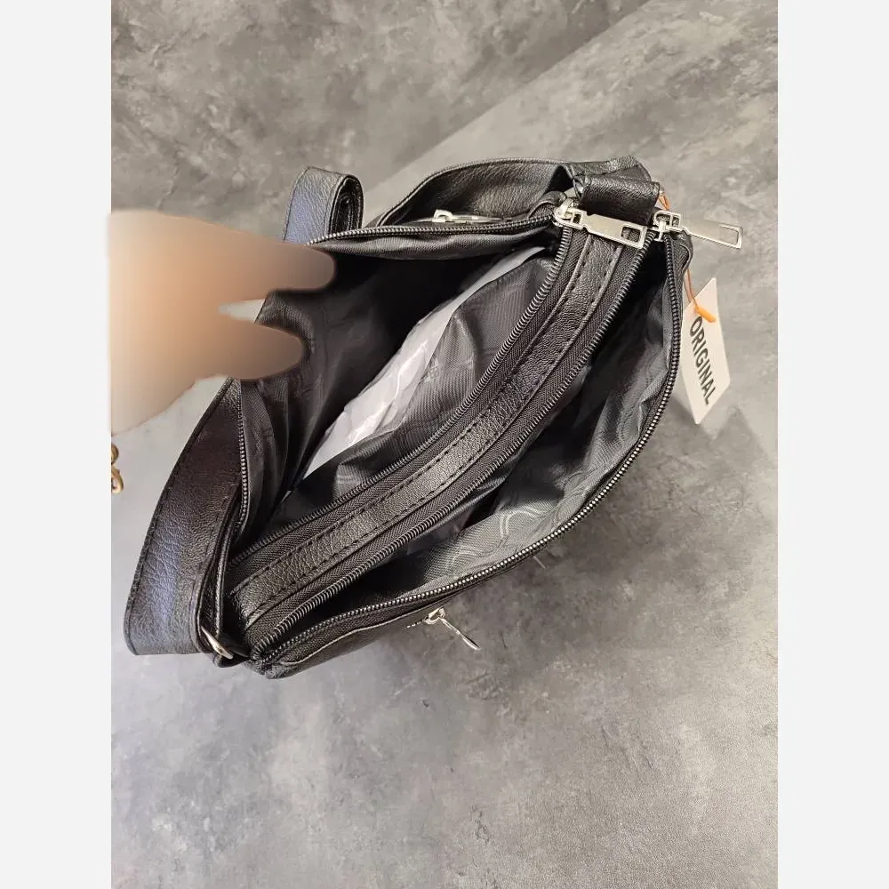 کیف دوشی اسپرت مدل چیتا چرم صنعتی مشکی ابعاد 22×28