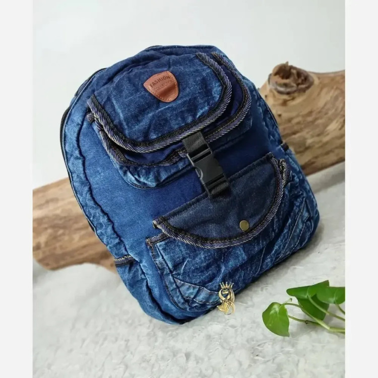 کوله پشتی لی مدل یکتا جنس جین آبی ابعاد 40*30 تک خونه دو جیب جلو و بغل