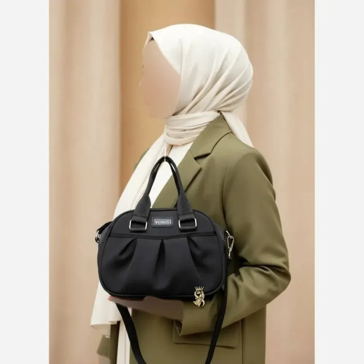 کیف اسپرت دوشی مدل شاپرک جنس نانسی خارجی ابعاد 22*25 رنگ سبز طوسی مشکی