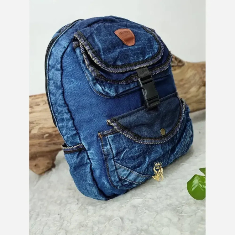 کوله پشتی لی مدل یکتا جنس جین آبی ابعاد 40*30 تک خونه دو جیب جلو و بغل