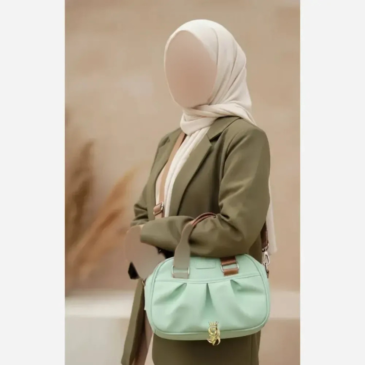 کیف اسپرت دوشی مدل شاپرک جنس نانسی خارجی ابعاد 22*25 رنگ سبز طوسی مشکی