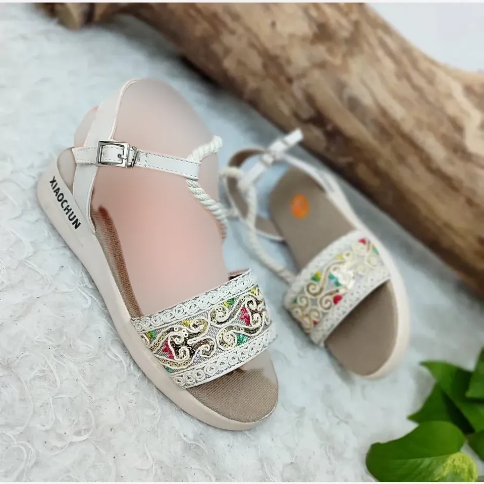 صندل طبی زنانه مدل اسنات رویه چرم صنعتی زیره PU