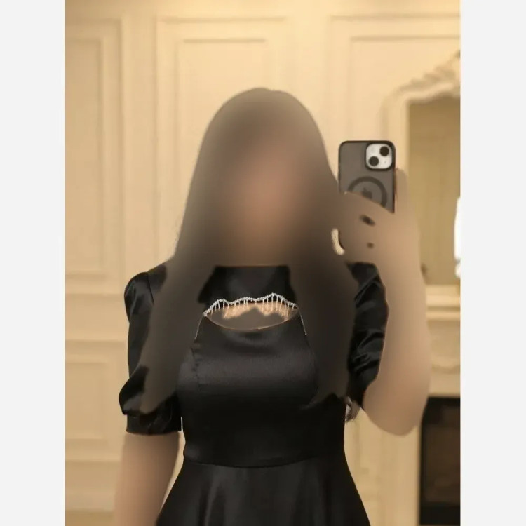 لباس میدی مجلسی زنانه ساتن آمریکایی و تور مشکی کمربنددار