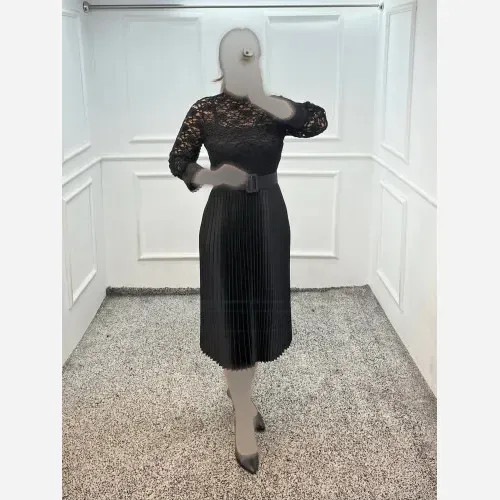 لباس میدی مجلسی زنانه ساتن آمریکایی و تور مشکی کمربنددار