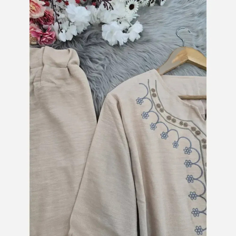 ست تونیک شلوار شرمین جنس شانتون فری سایز (38_50) گلدوزی شده کولر دار