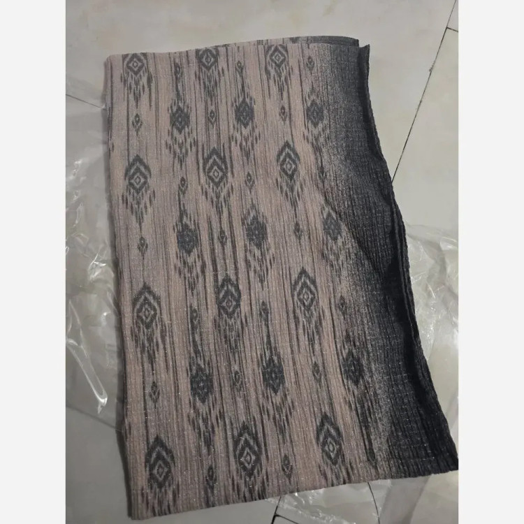 شال کریشه لوزی جنس برشکا کریشه سافت ابعاد 58 در 195 سانتی متر