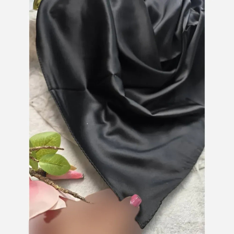 روسری ساتن ترک مشکی ضخیم ابعاد 100 در 100